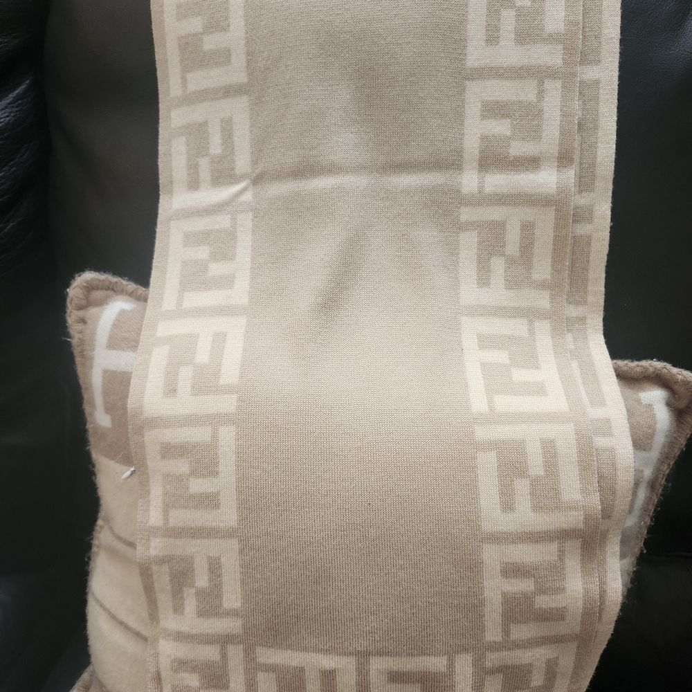 Fendi Beige and Cream Scarf - Picture 2 of 5